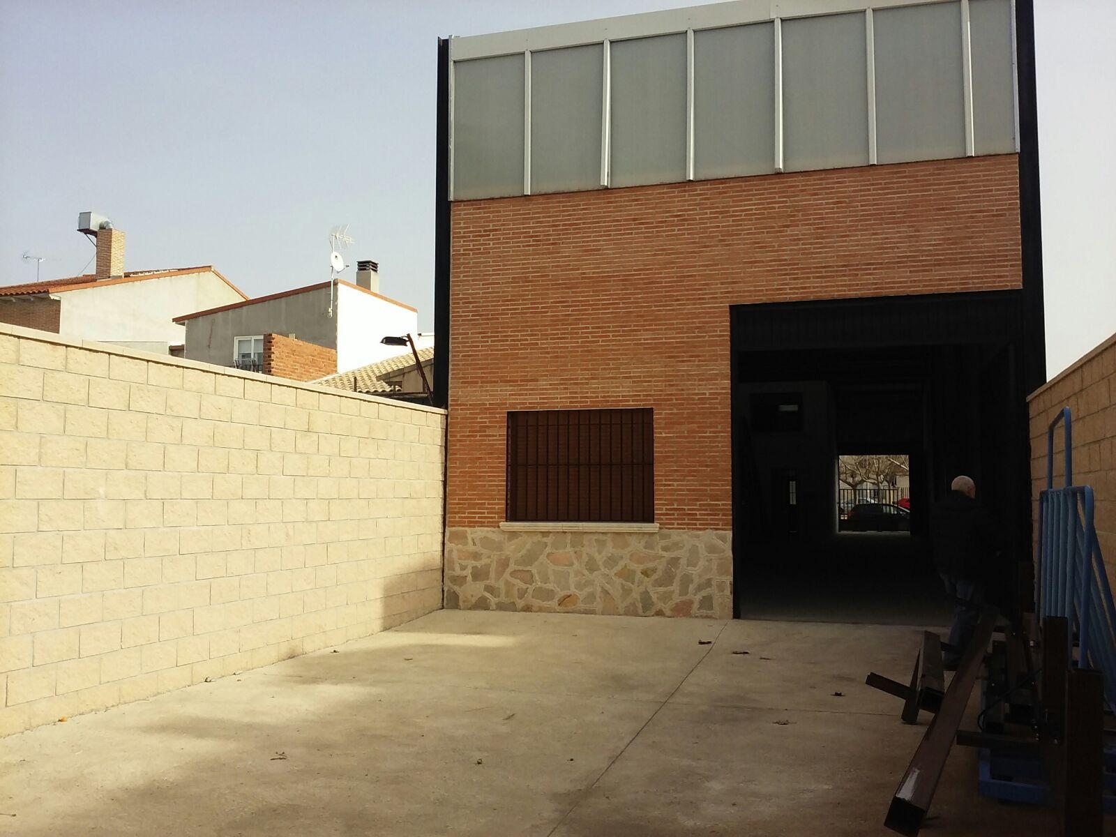 Venta de nave industrial en Valmojado