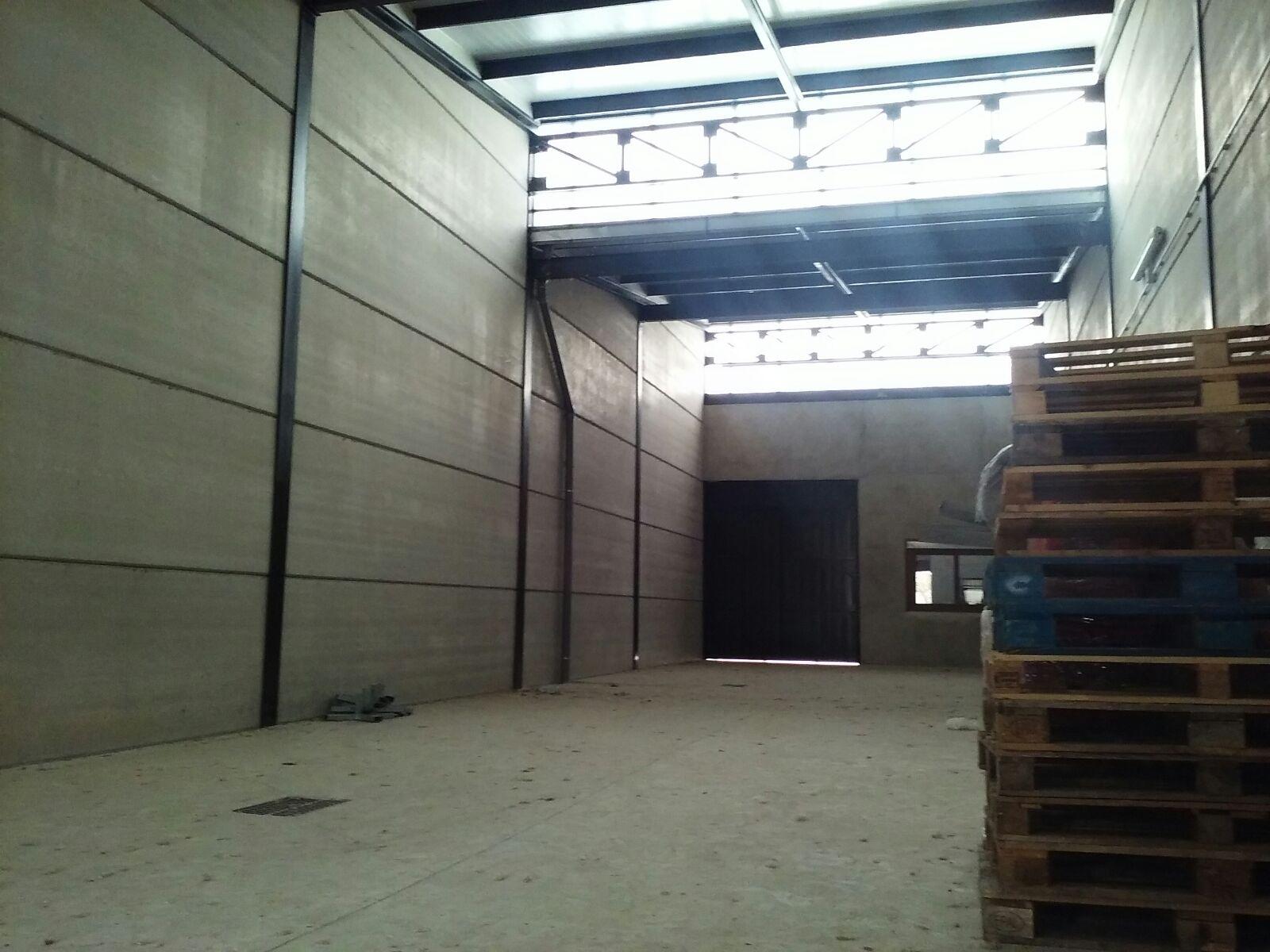 Venta de nave industrial en Valmojado