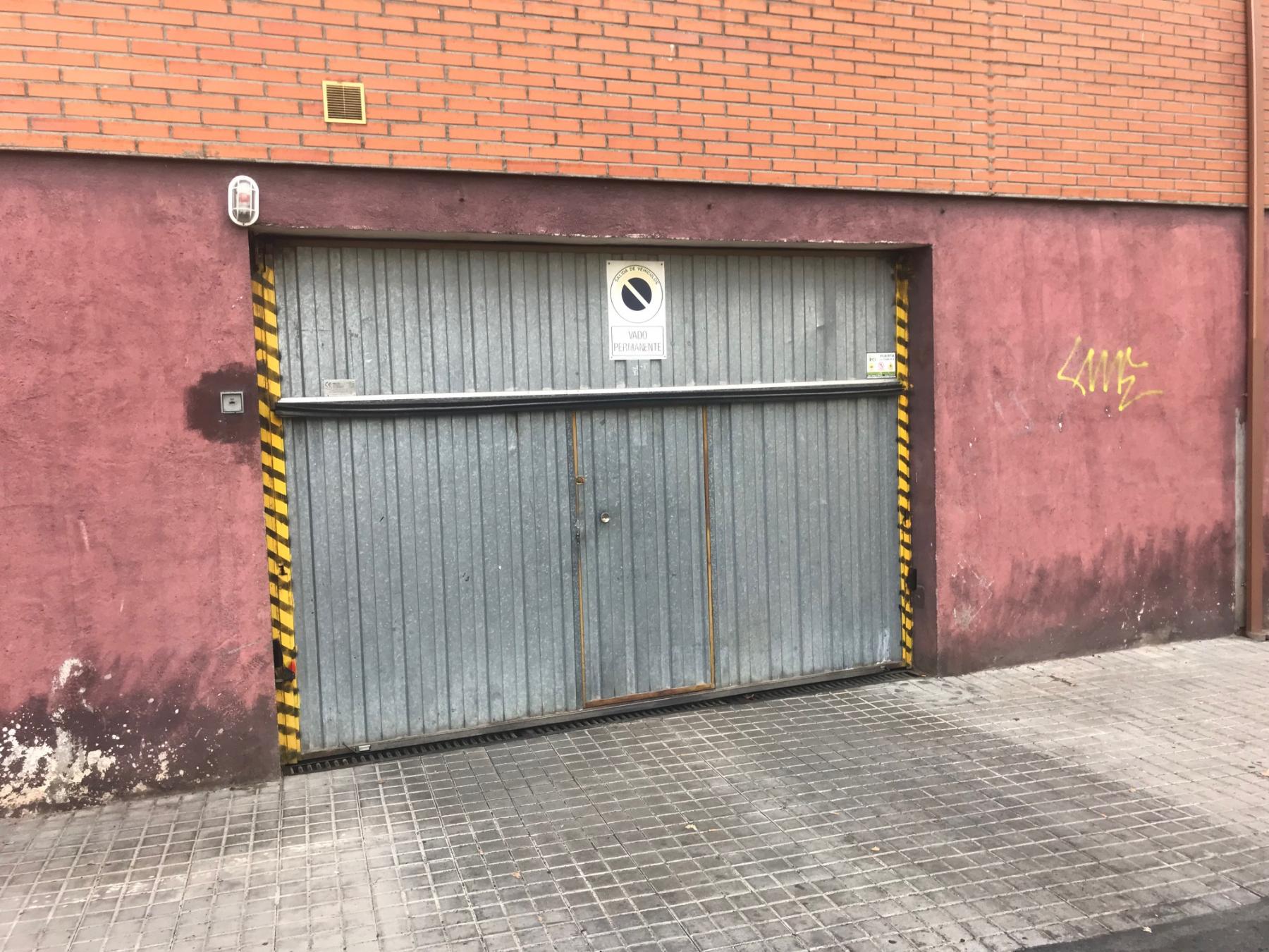 Venta de garaje en Velilla de San Antonio