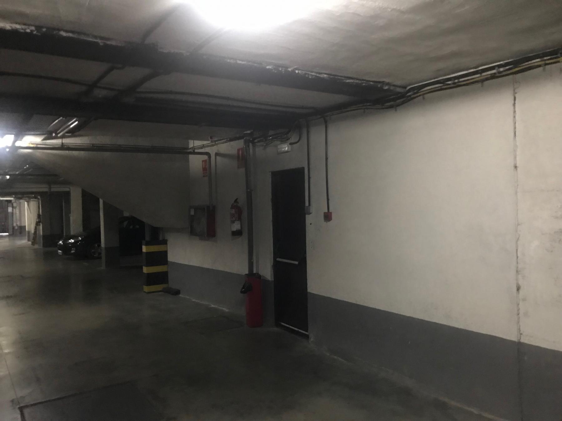 Venta de garaje en Velilla de San Antonio