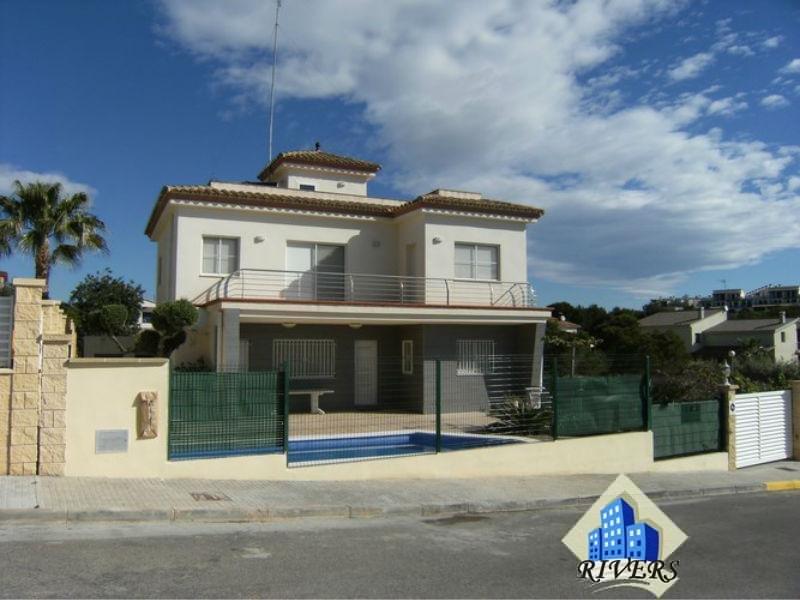 For sale of villa in Ampolla l