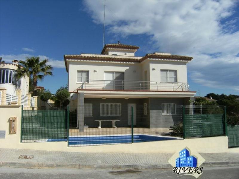 For sale of villa in Ampolla l