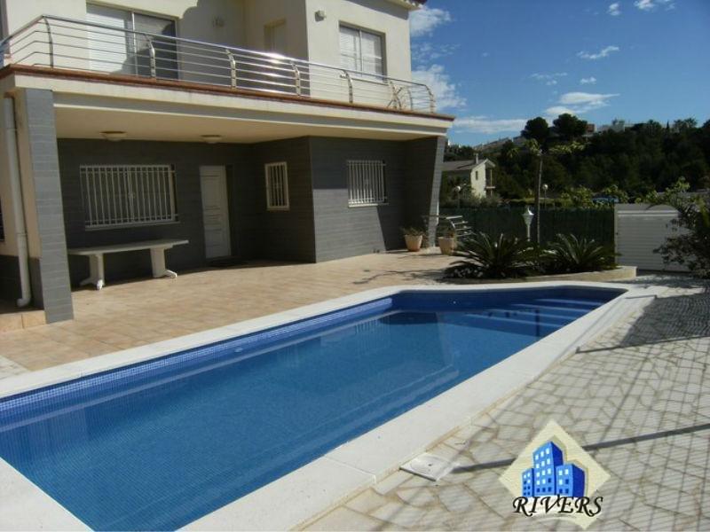 For sale of villa in Ampolla l