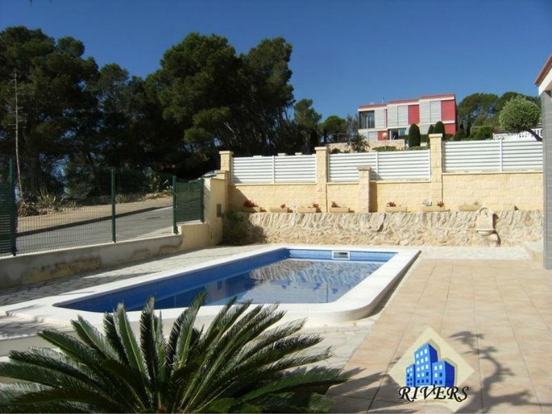 For sale of villa in Ampolla l