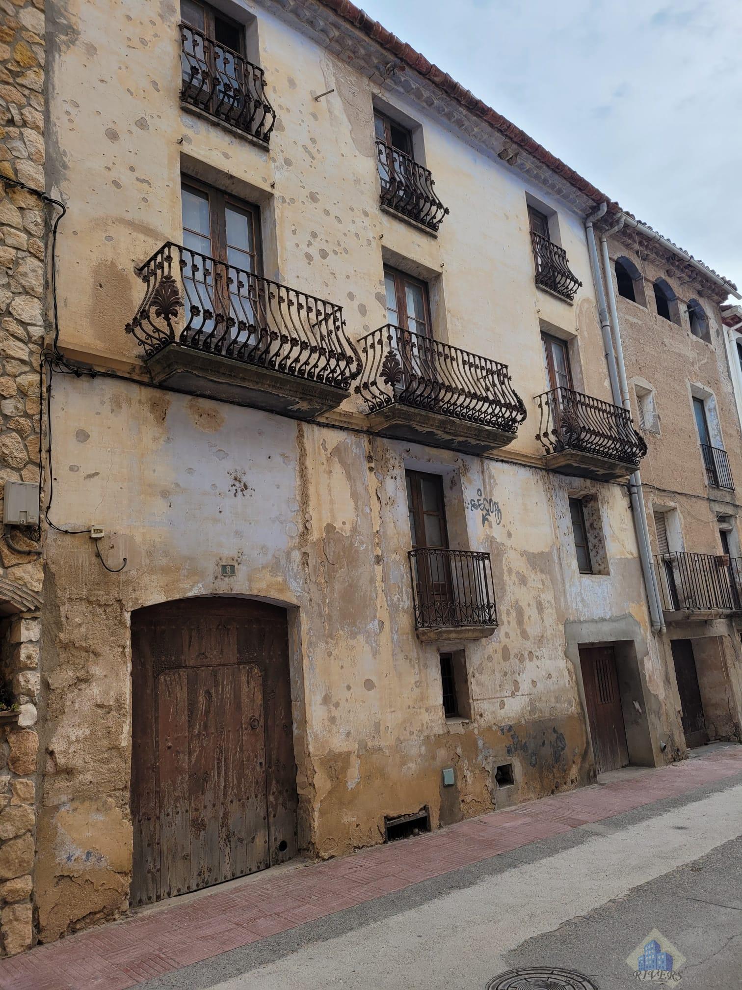 Venta de edificio en Benissanet