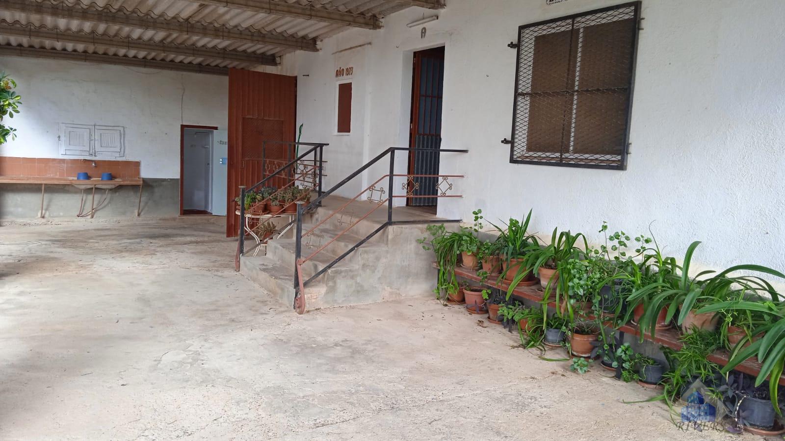 For sale of rural property in Tivissa