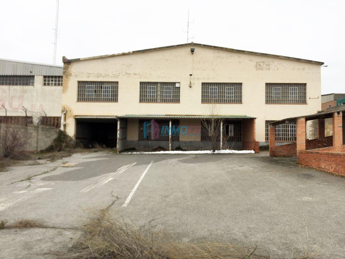 For rent of industrial plant/warehouse in Segovia