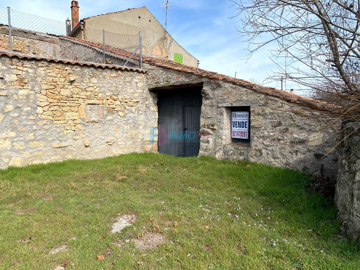 For sale of land in Torre Val de San Pedro