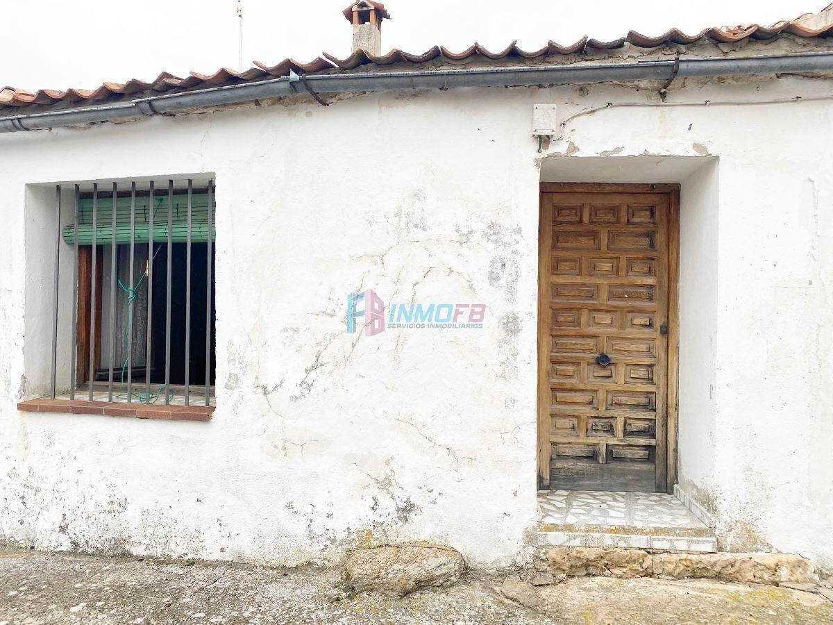 For sale of house in Carrascal de la Cuesta