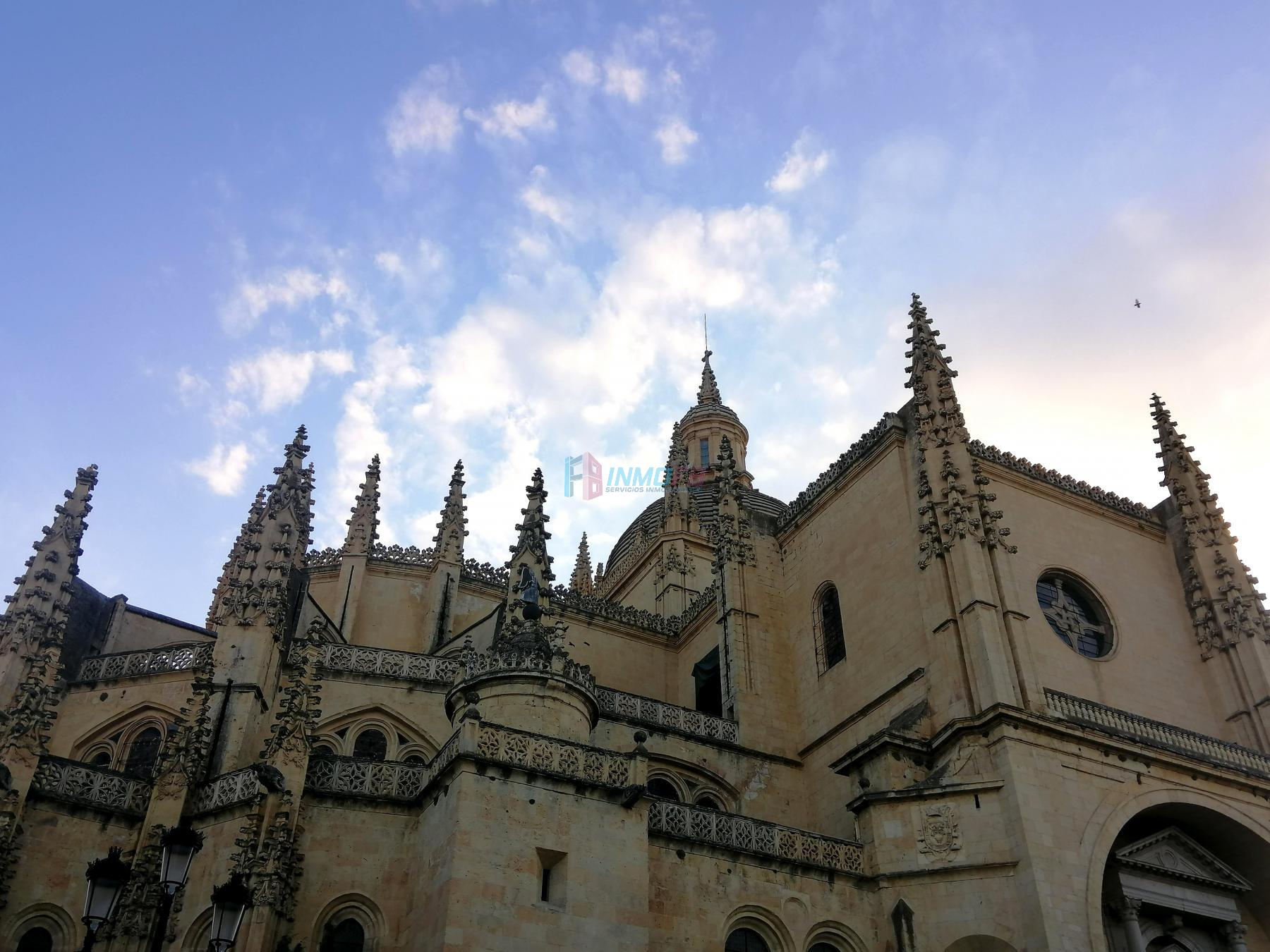 Venta de edificio en Segovia
