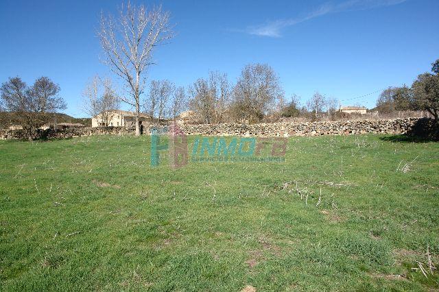 For sale of land in Orejana