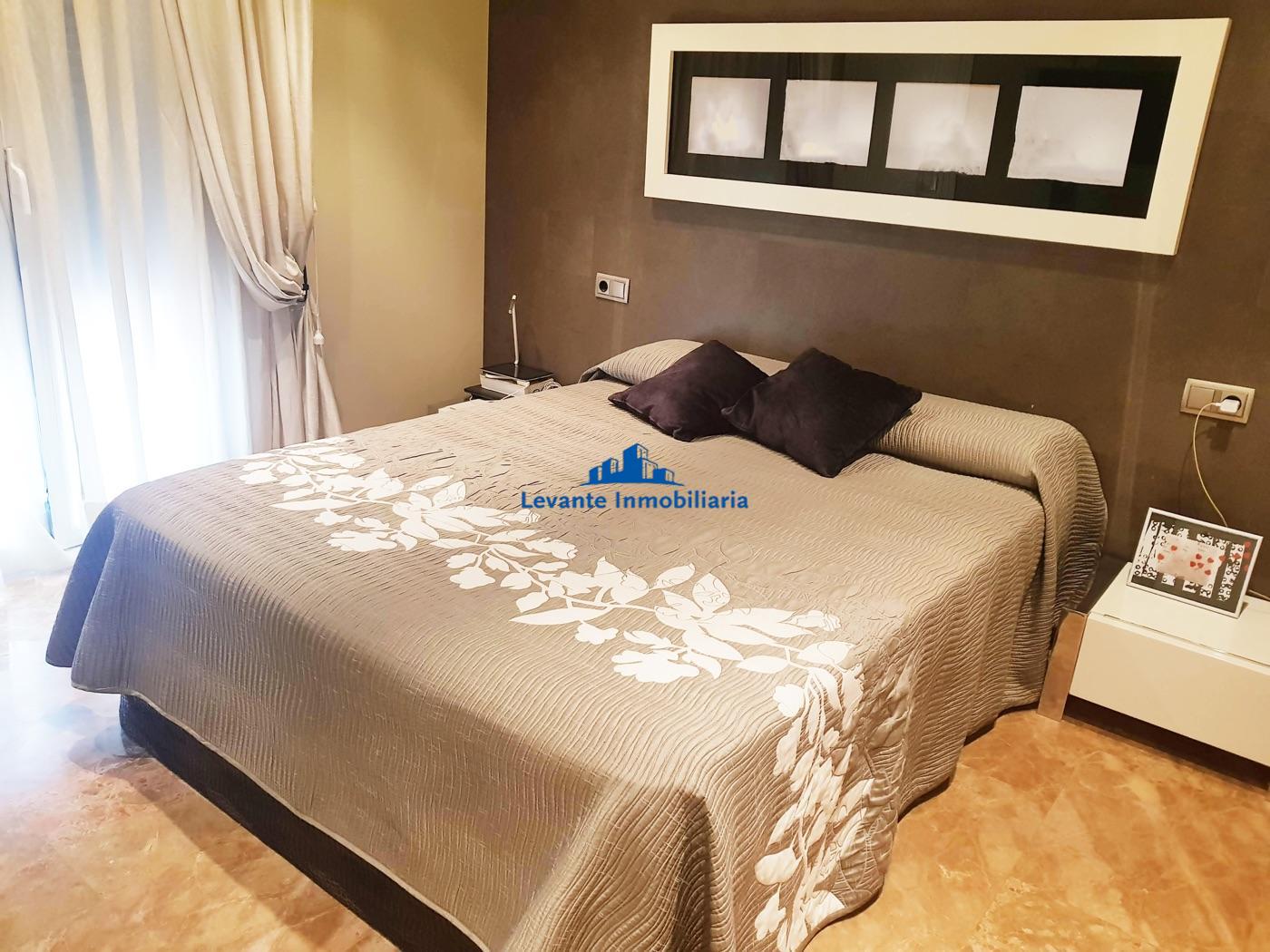 For sale of flat in Valencia