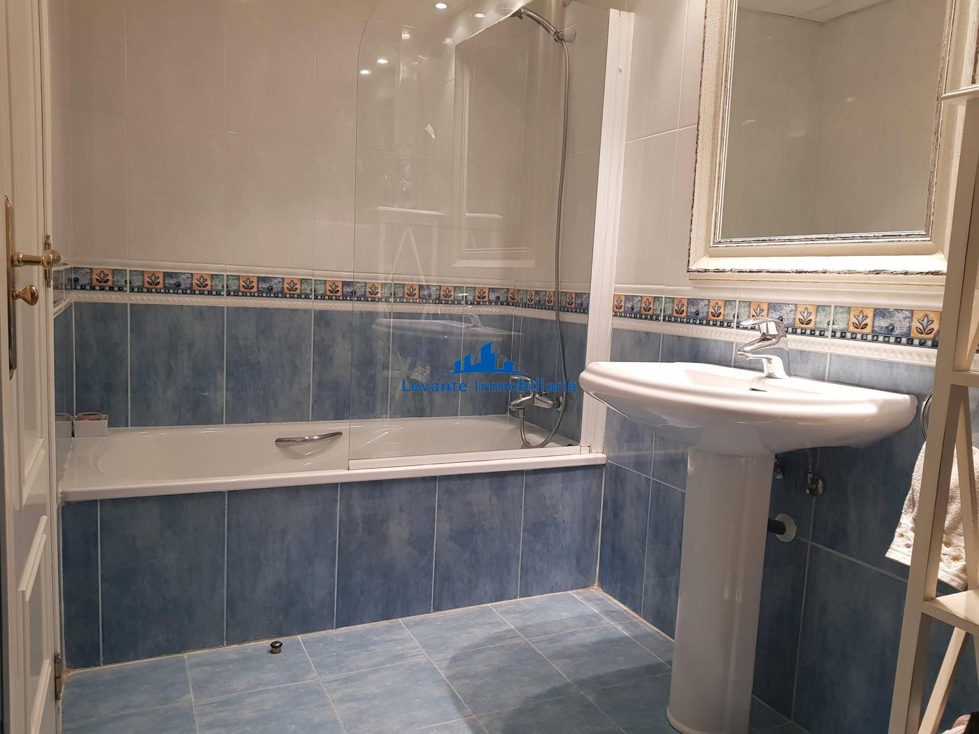 For sale of flat in Valencia