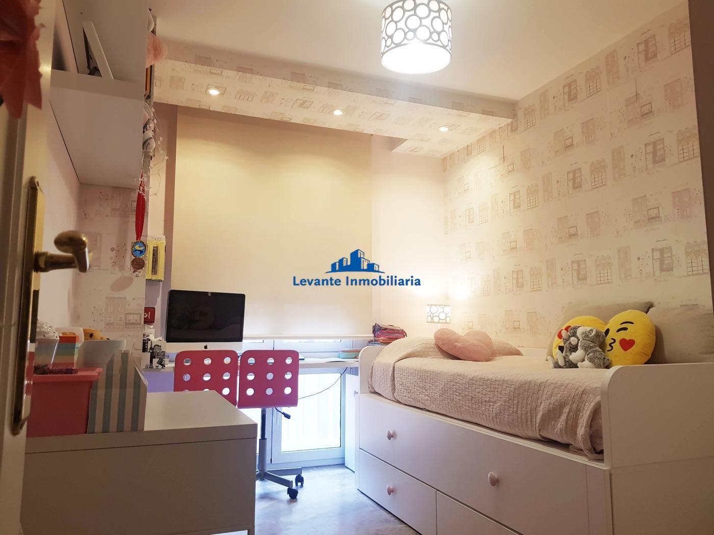 For sale of flat in Valencia