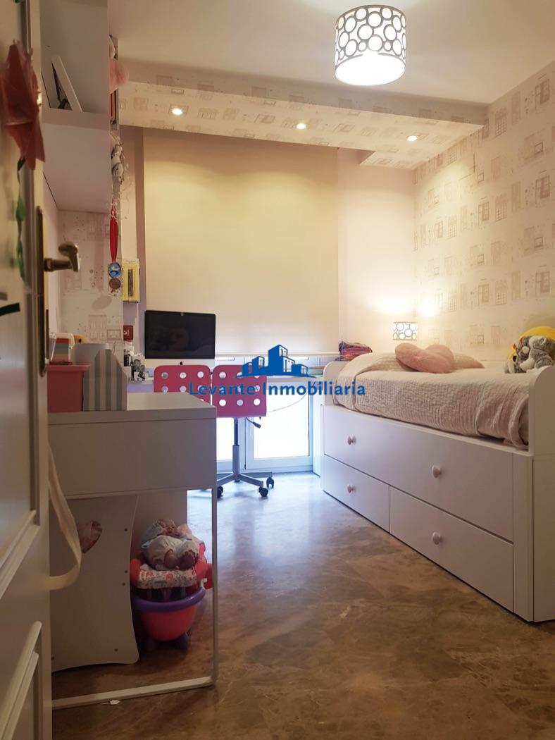 For sale of flat in Valencia