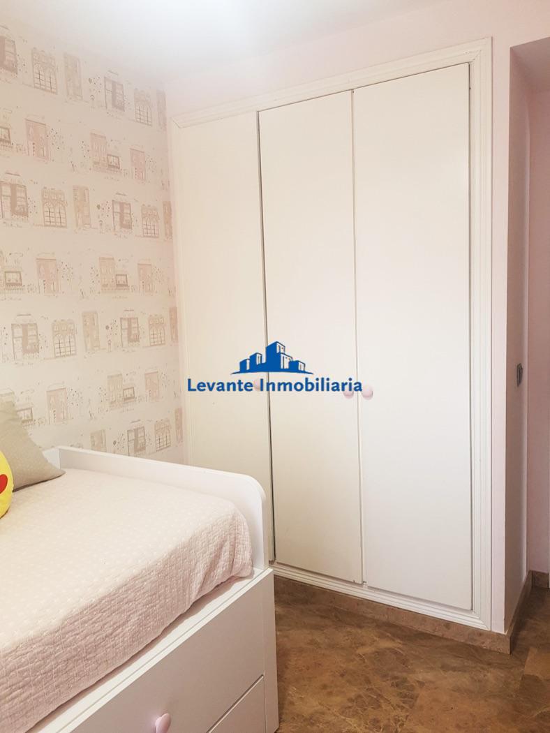 For sale of flat in Valencia