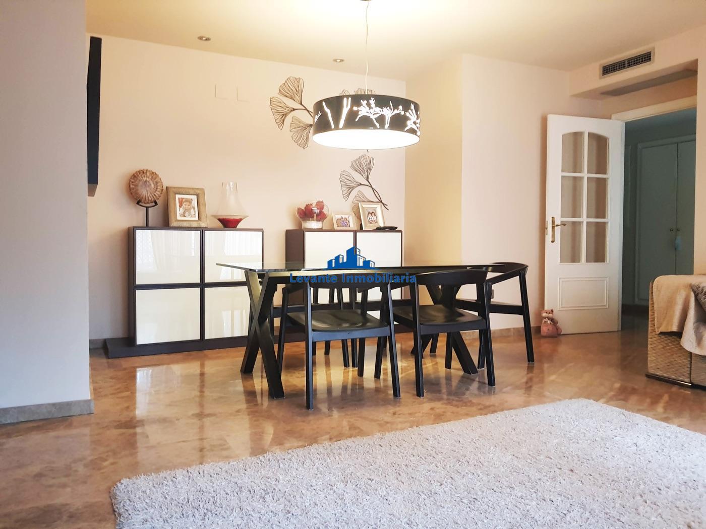 For sale of flat in Valencia