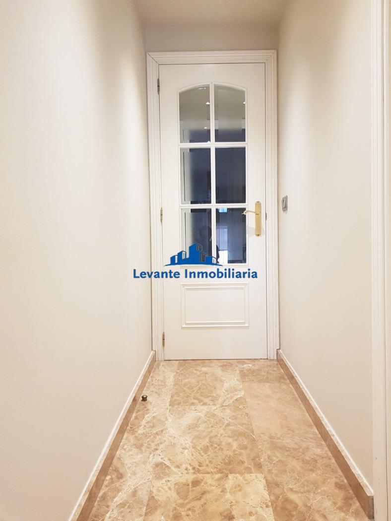 For sale of flat in Valencia