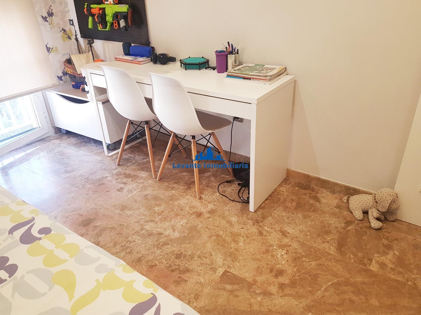 For sale of flat in Valencia