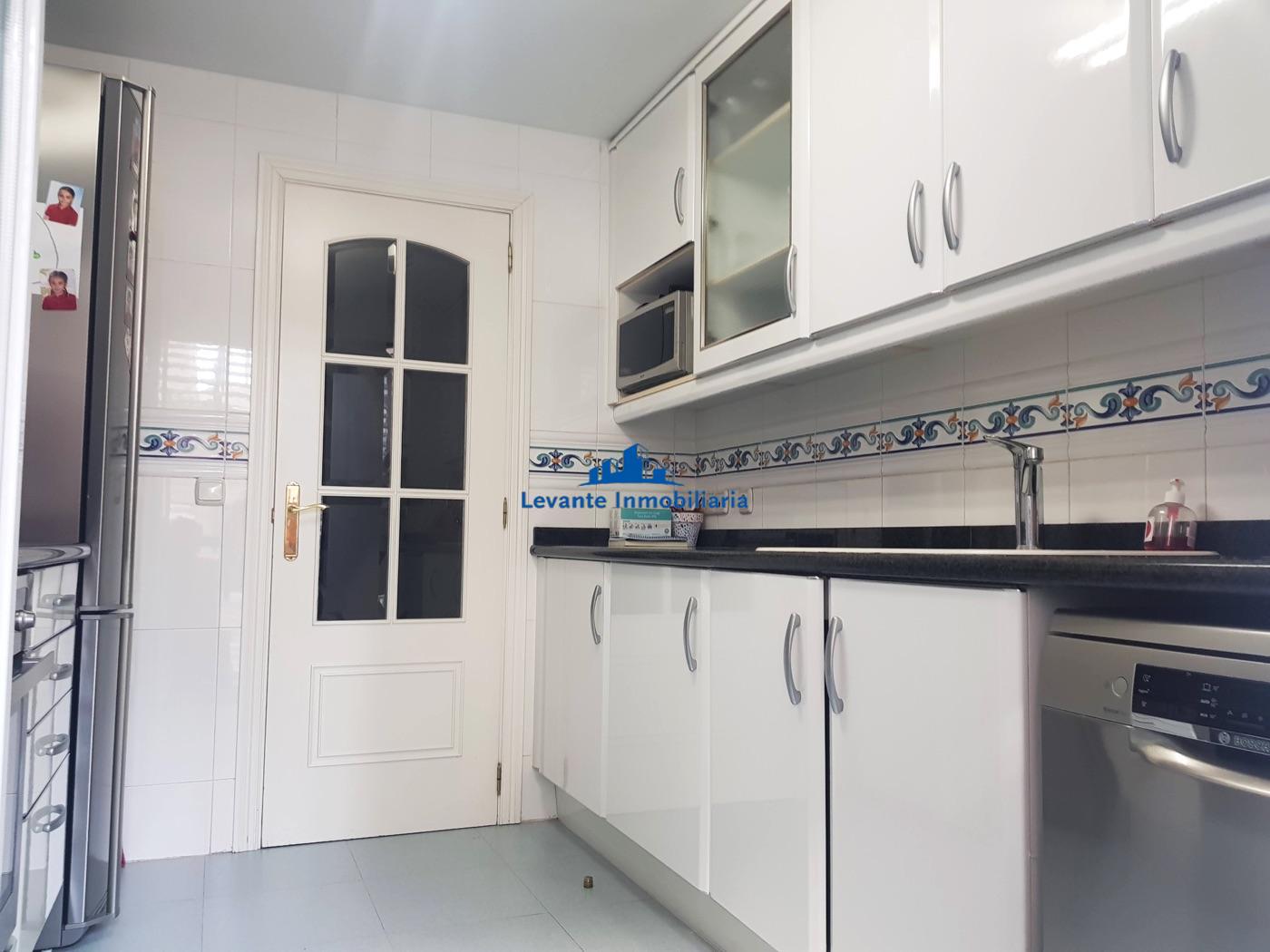 For sale of flat in Valencia