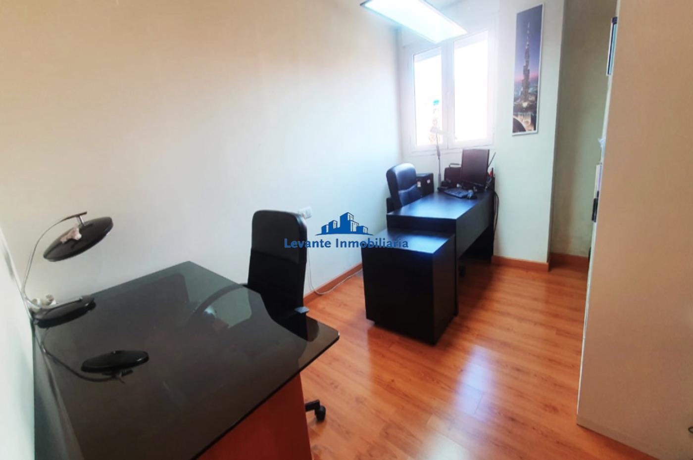 For sale of flat in Valencia