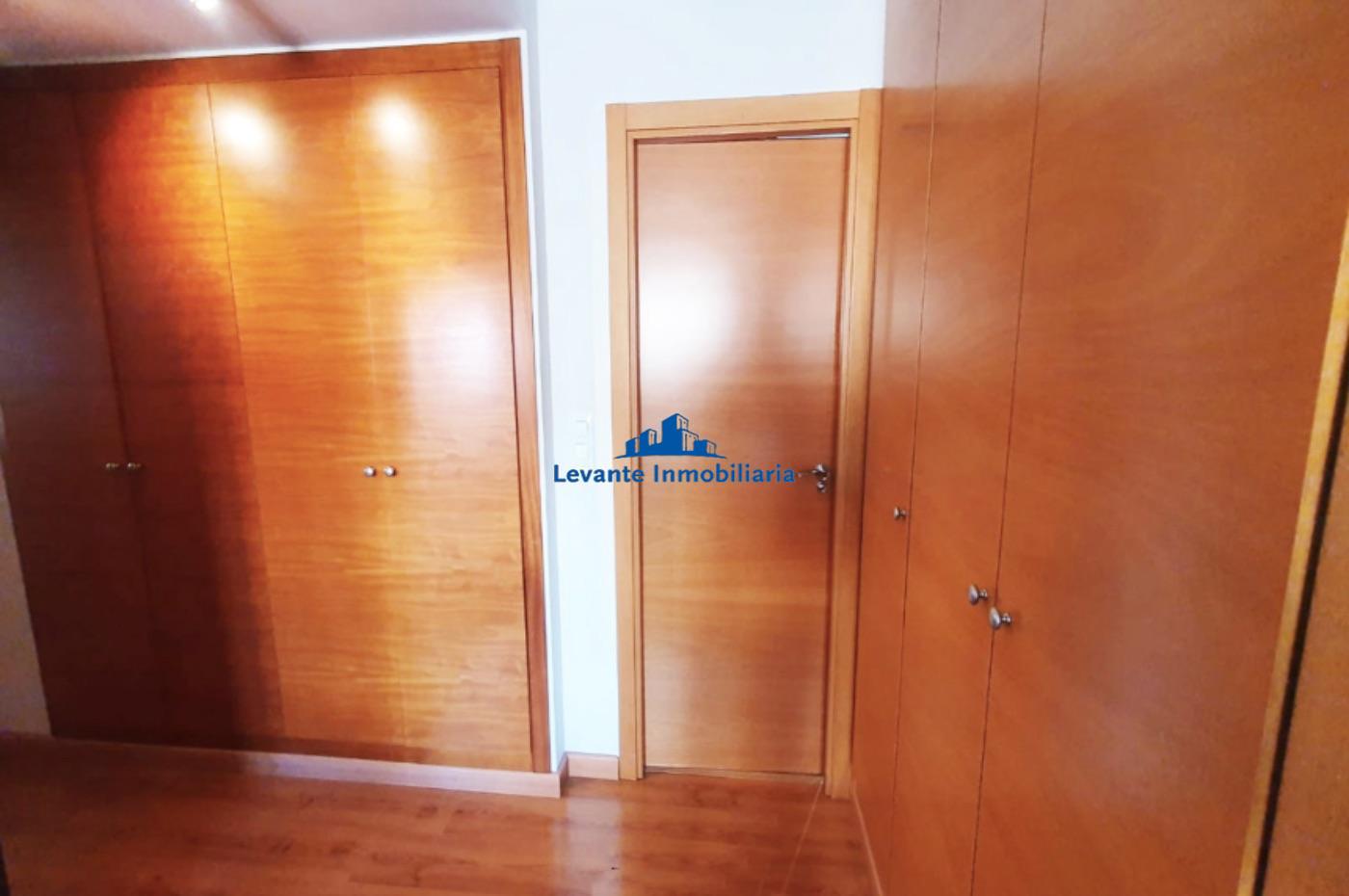 For sale of flat in Valencia
