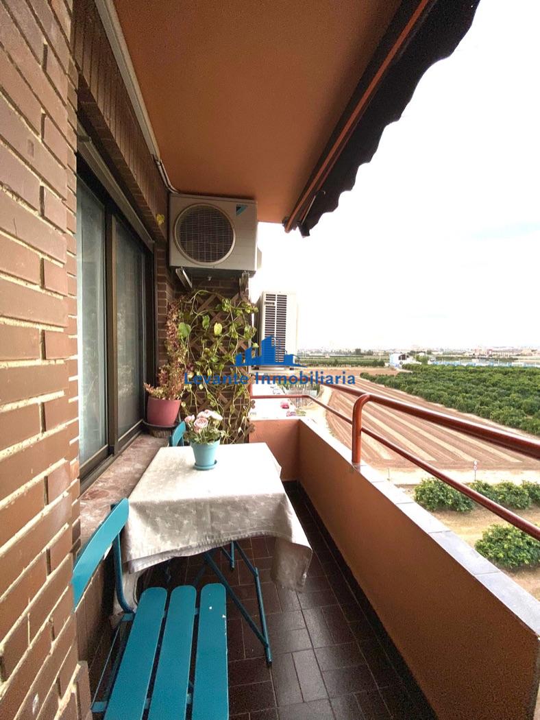 For sale of flat in Bonrepòs i Mirambell