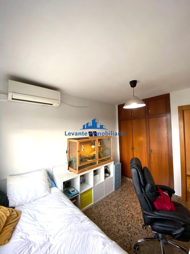 For sale of flat in Bonrepòs i Mirambell