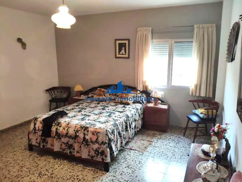 Venta de chalet en Chiva