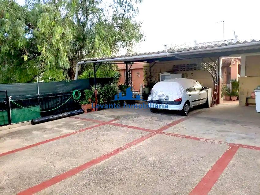 Venta de chalet en Chiva