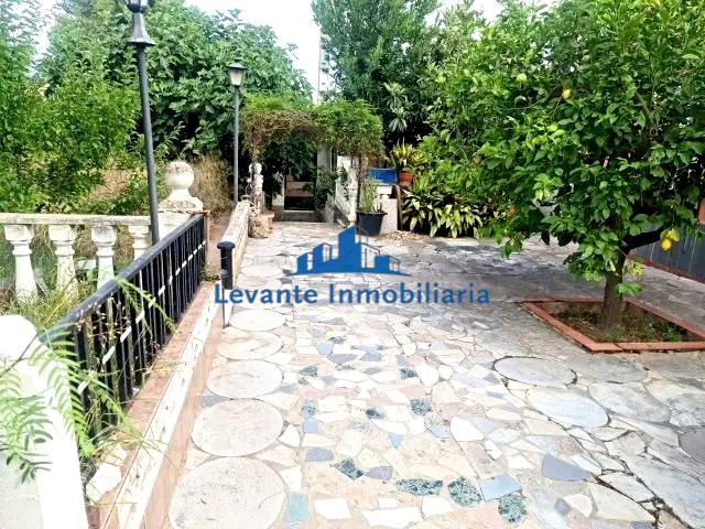 Venta de chalet en Chiva