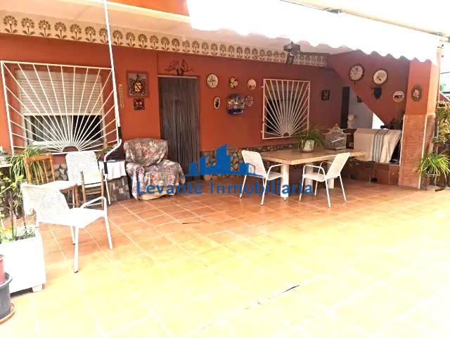 Venta de chalet en Chiva