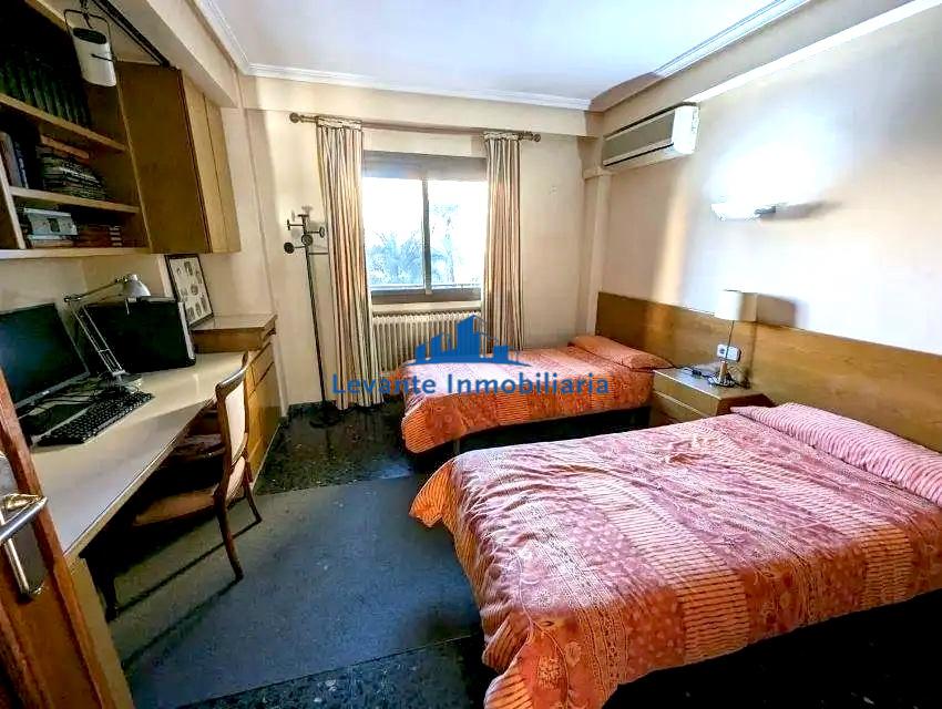 For sale of flat in Valencia