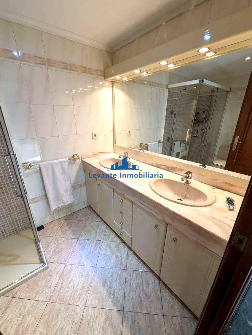 For sale of flat in Valencia