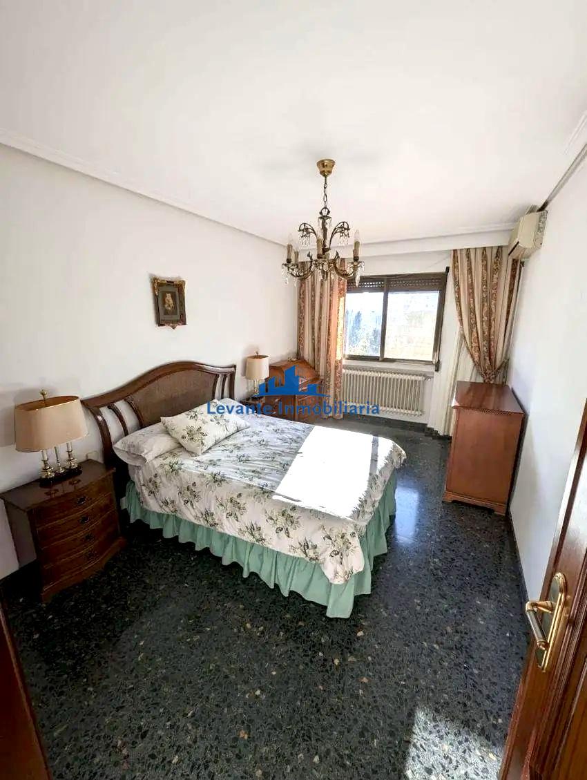 For sale of flat in Valencia