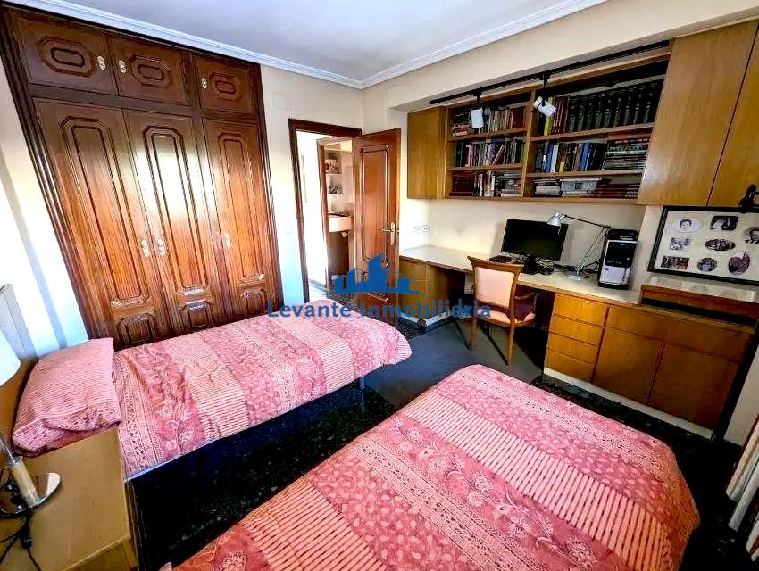 For sale of flat in Valencia