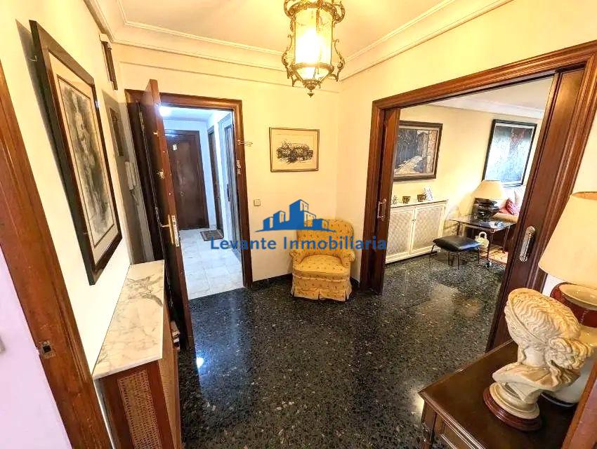 For sale of flat in Valencia