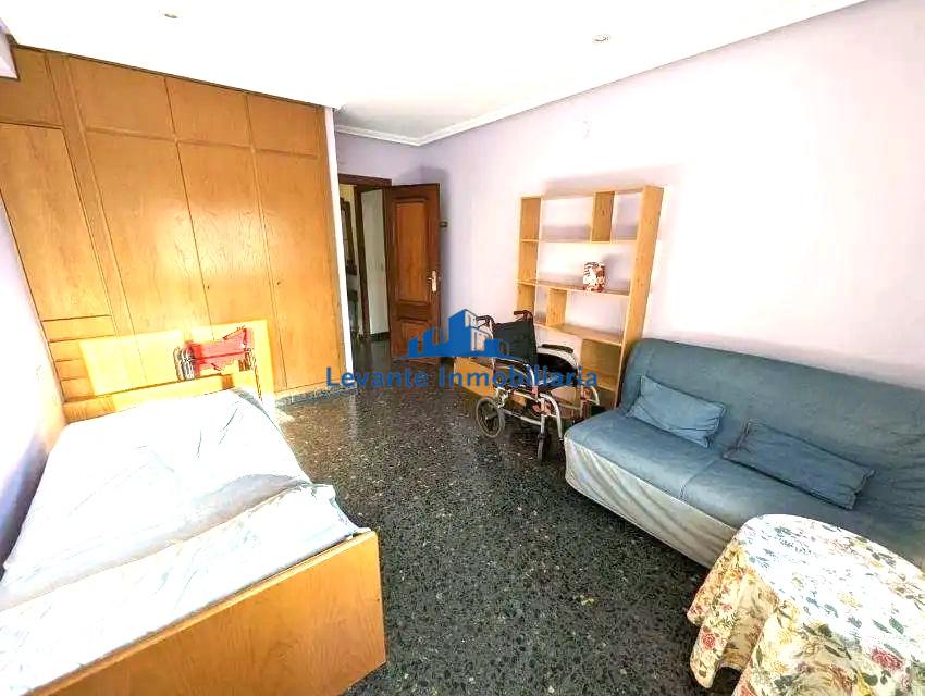 For sale of flat in Valencia