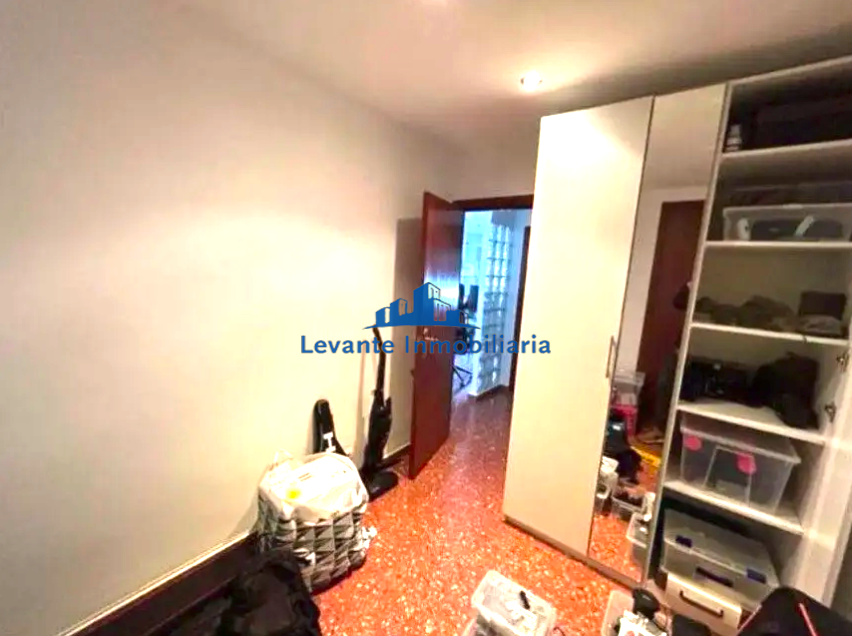 For sale of flat in Valencia