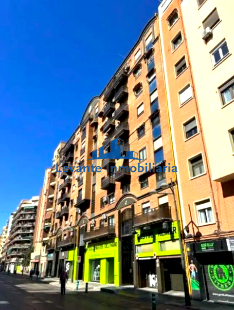 For sale of flat in Valencia