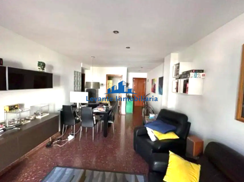 For sale of flat in Valencia