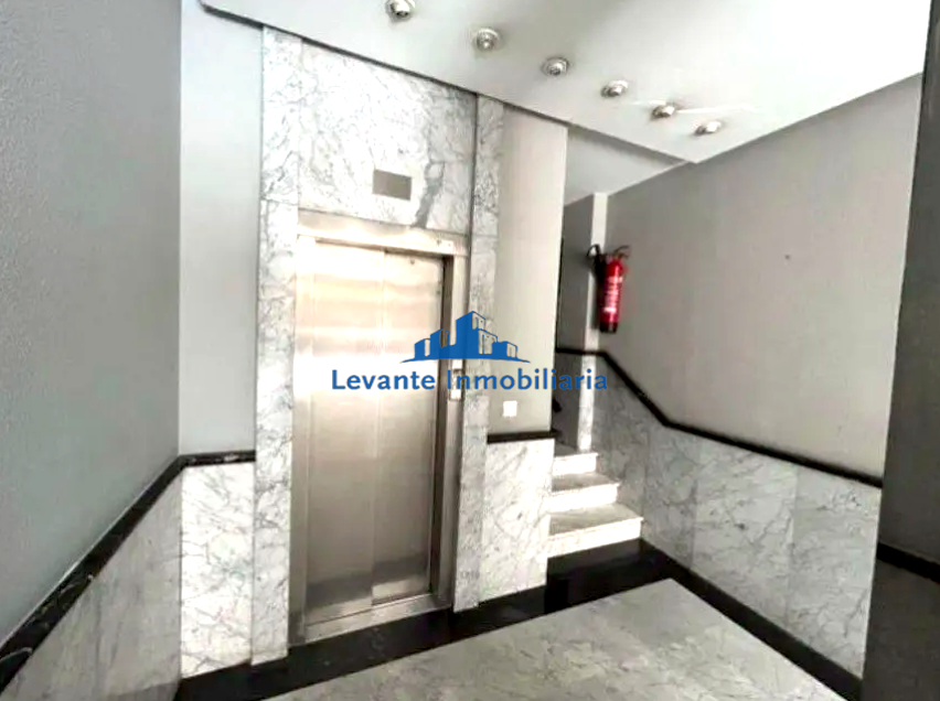 For sale of flat in Valencia