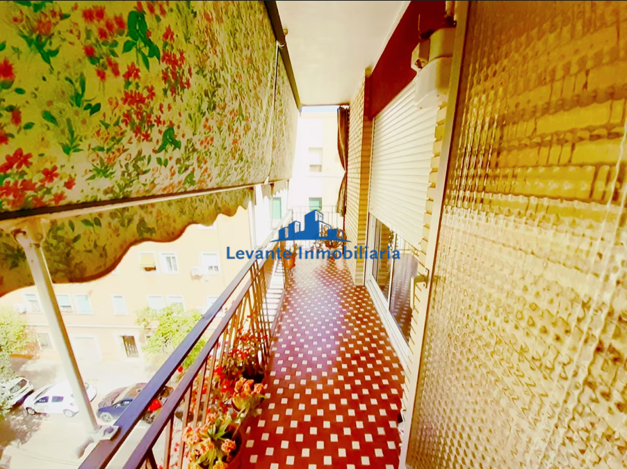 For sale of flat in Valencia