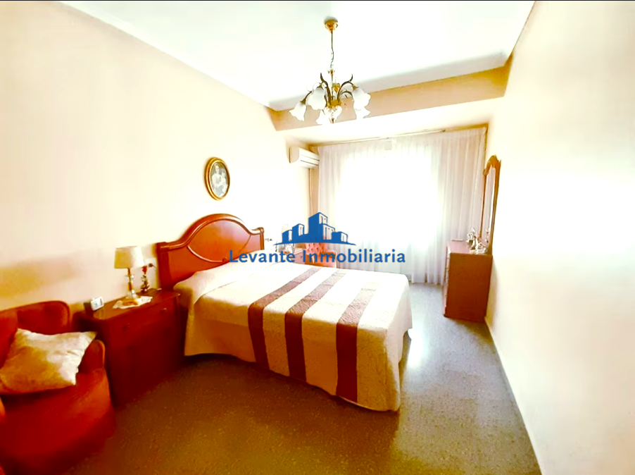 For sale of flat in Valencia