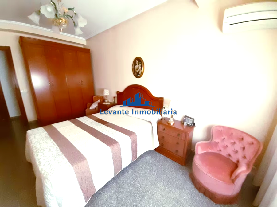 For sale of flat in Valencia