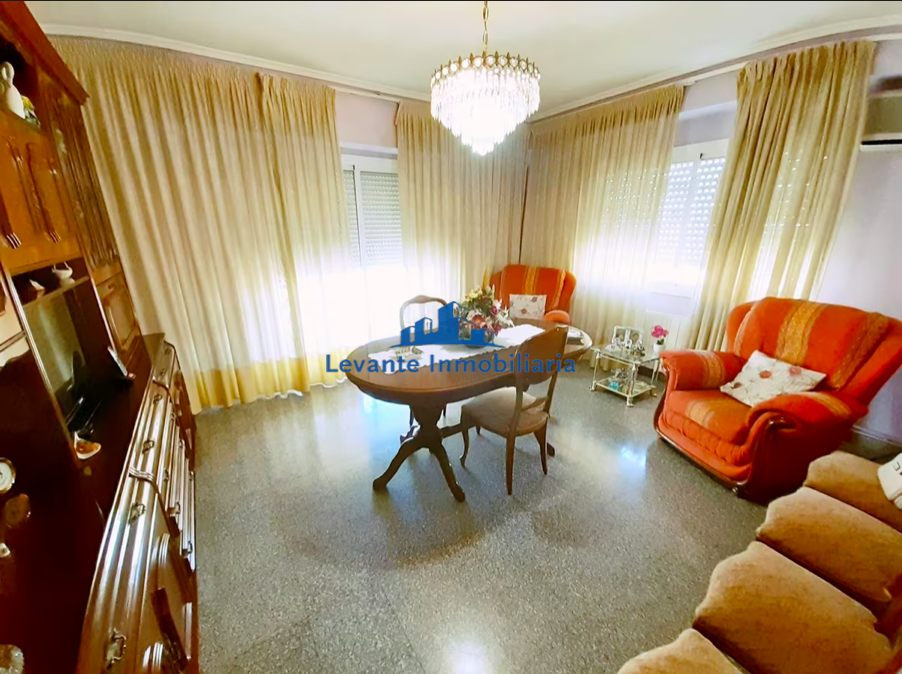 For sale of flat in Valencia