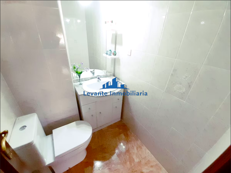 For sale of flat in Valencia