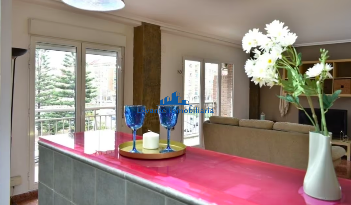For sale of flat in Valencia