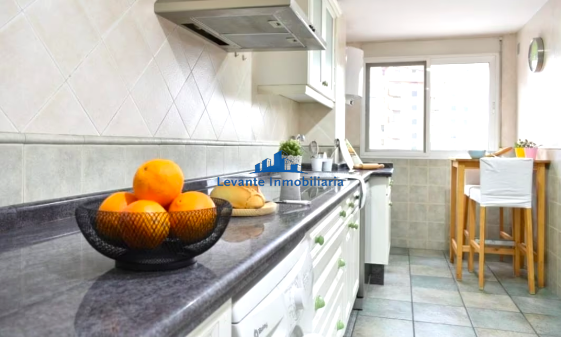 For sale of flat in Valencia