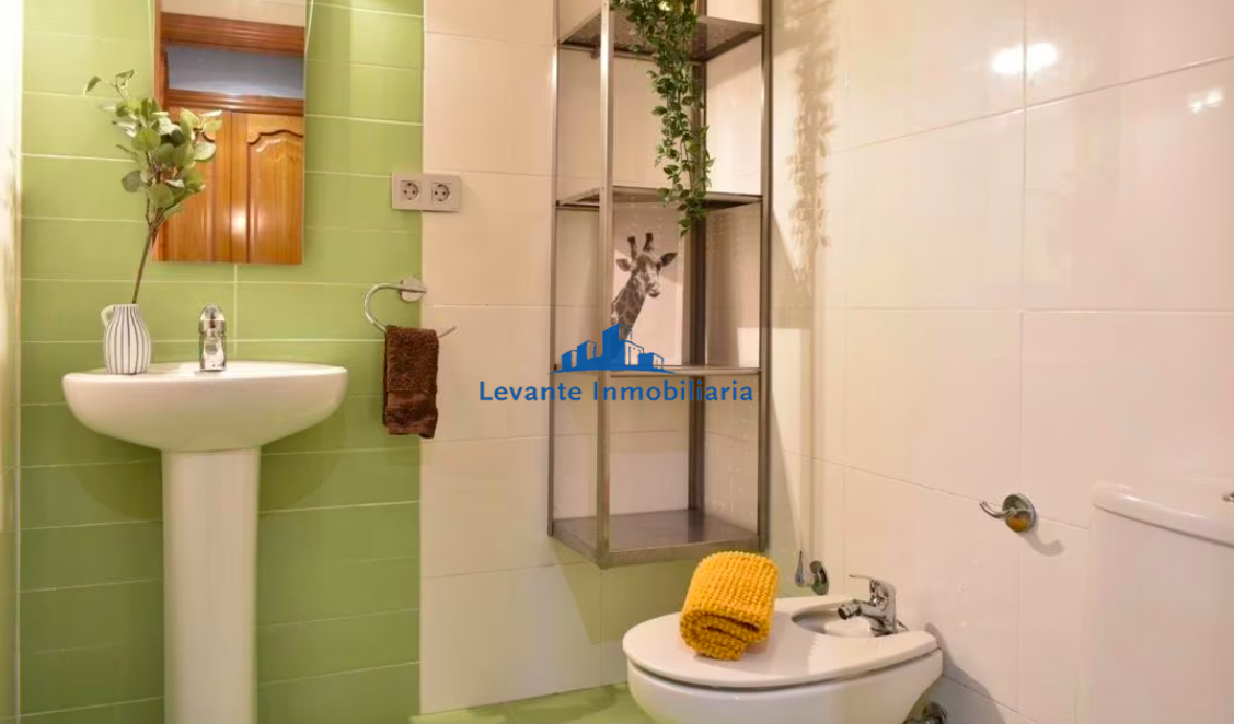 For sale of flat in Valencia